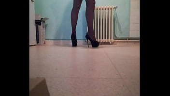 Preview 2 of Nepali Poarn Xxxvideo Com - Crossdresser in high heels 1