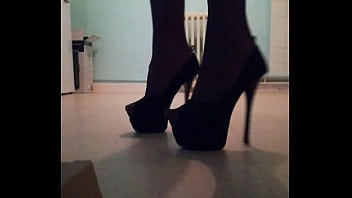 Preview 3 of Nepali Poarn Xxxvideo Com - Crossdresser in high heels 1