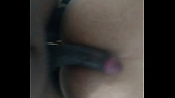 Preview 3 of Old Couple Fucking And Pissing - Dando o cuzinho sem capa para o cunhado