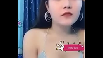 Preview 1 of Sanny Lion Saxy - Chị Seller Xinh Đẹp Lộ V&uacute_ VSBG