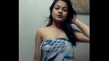 Preview 1 of Scarlet O Johanssen - Young indian college flashing boobs n pussy for her bf