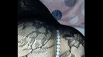 Preview 1 of Nilima Com - Hermosa joven con vestido sexy y culo grande termina haciendo co&ntilde_o cremoso con su vibrador