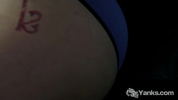 Preview 2 of Sex Mommies - Yanks Kitty du Jour Hearts Herself