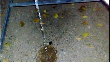 Preview 2 of Sxe Vdoe - Pissing outside in public