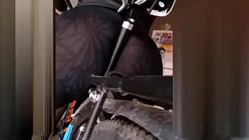 Preview 4 of Xxxhdbf Video 2018 - culo en calza arriba de bici