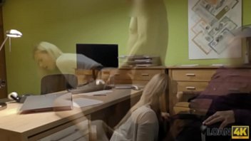 Preview 3 of Peyton Robbie All Porn Video - LOAN4K. Sin licencia de conducir,  sexo con el agente de cr&eacute_dito