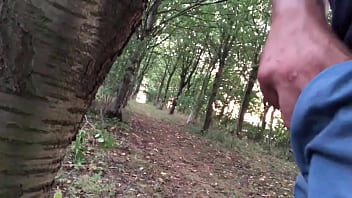 Preview 1 of Free Gotz - Pissing in the woods