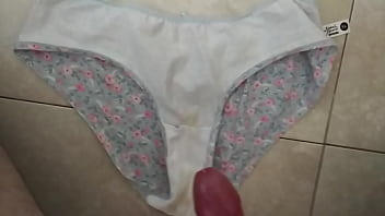 Preview 3 of Bokep Barat Crot Dalam Memek - corrida en bragas de mi mujer 1