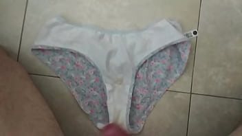 Preview 1 of Bokep Barat Crot Dalam Memek - corrida en bragas de mi mujer 1