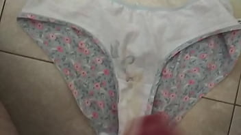Preview 4 of Bokep Barat Crot Dalam Memek - corrida en bragas de mi mujer 1