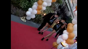 Preview 4 of Ronh Hole - Report Cannes Hot d&#039_Or 1998