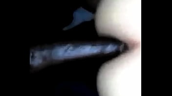 Preview 1 of Xbox N - Amigo do corno realizando desejo sexual de comer o cu da esposa do amigo,  pica grossa e grossa entrando no &acirc_nus v&aacute_rias vezes,  arrombando o cuzinho da casada japinha.  Ao chegar marido encontra a esposa usada e toda gozada secretamente