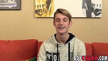 Preview 3 of Xvdeo3 - Sweetheart Chris Tucker wanks off vigorously after interview