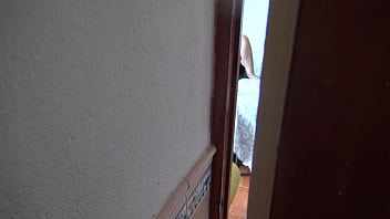 Preview 1 of Colombianas Culioneros - A real voyeur boy gets horny when he sees his Muslim stepmother fucking !!!