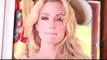 Preview 2 of Bella Hill - Desperate Housewife Masturbate | Angela Sommers