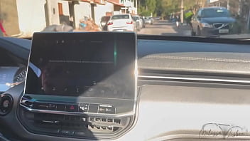 Preview 1 of Daring Sex Lusty - Dando um role de carro encontrei um gringo perdido no Rio de janeiro,  dei uma ajuda e a minha buceta para ele foder muito e o safado gozou dentro