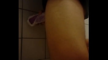 Preview 3 of Emanate Girl - Novinho se masturbando com buceta caseira