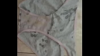 Preview 4 of Ferpect Boobs - corrida en las bragas de mi vecina 2 (h&uacute_medas y muy olorosas)