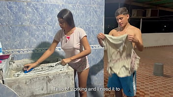 Preview 1 of Missy Spades - Azoto y me follo a mi hermanastro a cambio de lavar su camisa de trabajo,  hasta sacar su leche