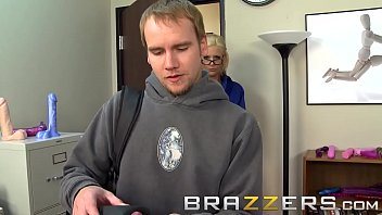 Preview 1 of Video Gul - Big Tits at School - (Phoenix Marie,  James Deen) - I Teach How To Fuck - Brazzers