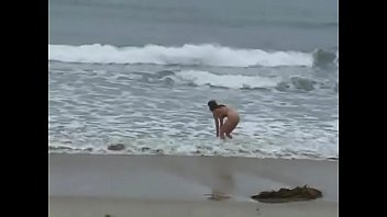 Preview 1 of Ariana Chichek - Sex in the Waves