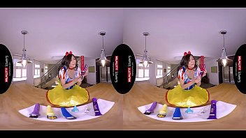 Preview 1 of Boy To Noyxxx - RealityLovers - Snow Wild is a horny Cunt