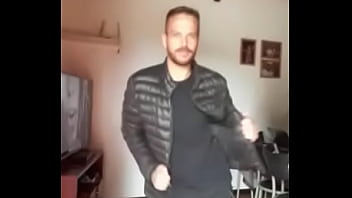 Preview 1 of Firts Gay - Bailando sexy para atraer hombres calientes con mi danzita aparentil