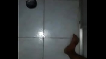 Preview 1 of Krcy Mom - Gozada no banheiro
