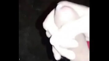 Preview 3 of Yaug - Soraia P&eacute_rola dando uma gozadinha na rua