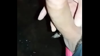 Preview 4 of Yaug - Soraia P&eacute_rola dando uma gozadinha na rua