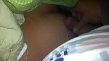 Preview 1 of Bathroom Mein - Me vengo en sus nalgas mientras ella ve la tele