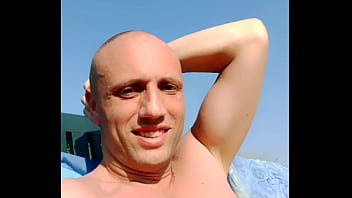 Preview 4 of Czech Casting Boots - Capitano Eric saluta i suoi fans mentre si rilassa in piscina