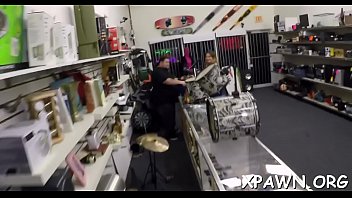 Preview 1 of 89xxxwww - Check out how sex in shop is happening previous to the camera