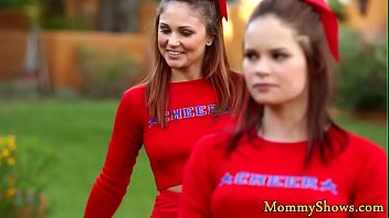 Preview 2 of Khlifa Sekshvidiyo - Busty lesbo stepmom pussylicking cheerleader