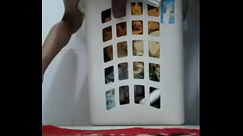 Preview 3 of Pissing Twink - Querendo da o cu pra um dotado