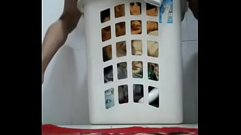 Preview 1 of Pissing Twink - Querendo da o cu pra um dotado
