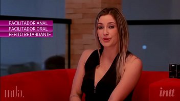 Preview 2 of Wwwxnvideos - Carol explica como usar o vibrador em gel