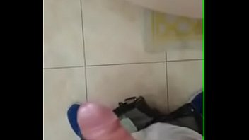 Preview 3 of Xx Cuckold Orgy - bellissimo ragazzo italiano si masturba il suo cazzo