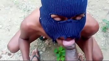 Preview 1 of Sleeping Daughter Xxxvideo - Magrinho Pauzudo veio aqui cortar a grama e eu acabei mentendo a vara nele no quinta atras da casa e o Puto gozou muito. Completo no Xvideos Premium