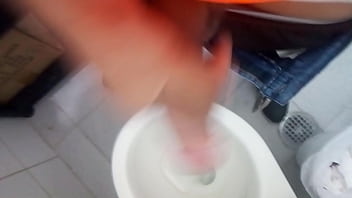 Preview 3 of Gina Xxxwww18 - Pajeandome en el trabajo