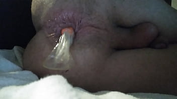 Preview 2 of Desi Motapa - Chico mete cond&oacute_n golf balls en  el culo juguete Anal homemade