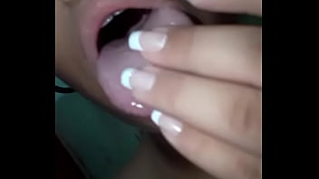 Preview 1 of Nikita Denise Teen - Mi novia lo hace en su inodoro