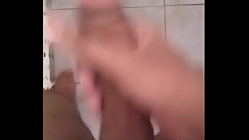 Preview 1 of Granny Raped In - Batendo uma no banho