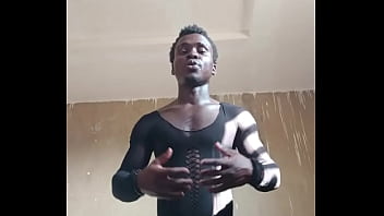 Preview 3 of Xx Video Cx - Kwameoppong65 - Heating the day with a little dance