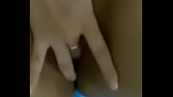Preview 3 of Flagras Gogoboys - La putita de mi prima se masturba y me manda el video por wattsap