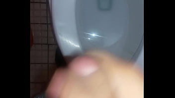 Preview 1 of Ww Sex Com - Me la jalo en el ba&ntilde_o