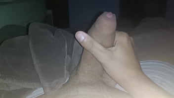 Preview 4 of Brother Sister Incest Nylon - Punheta muito gostosa no escurinho do quarto