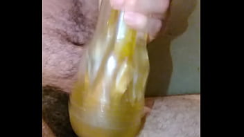 Preview 1 of Round Boob Mom - Punheta gostosa do peludo e leite escorrendo no pau