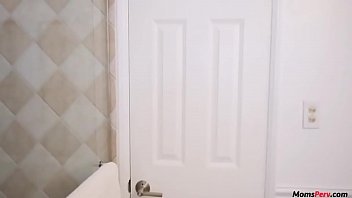 Preview 1 of Odiasex Comhd - Hot blonde stepmom blows stepson!
