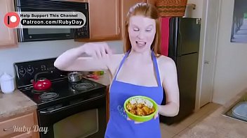 Preview 1 of Xxxcom V Punjib - milf cooking naked
